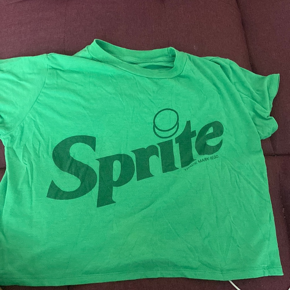 Size Large Green Sprite Cropped Graphic TShirt